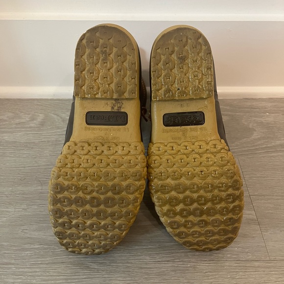 Women’s 8” L.L. Bean Duck Boot - Picture 4 of 5